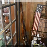 C32. Antique rifles.